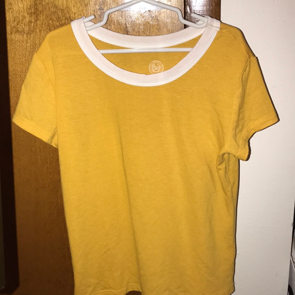 NWOT Juniors Yellow SO Tee
